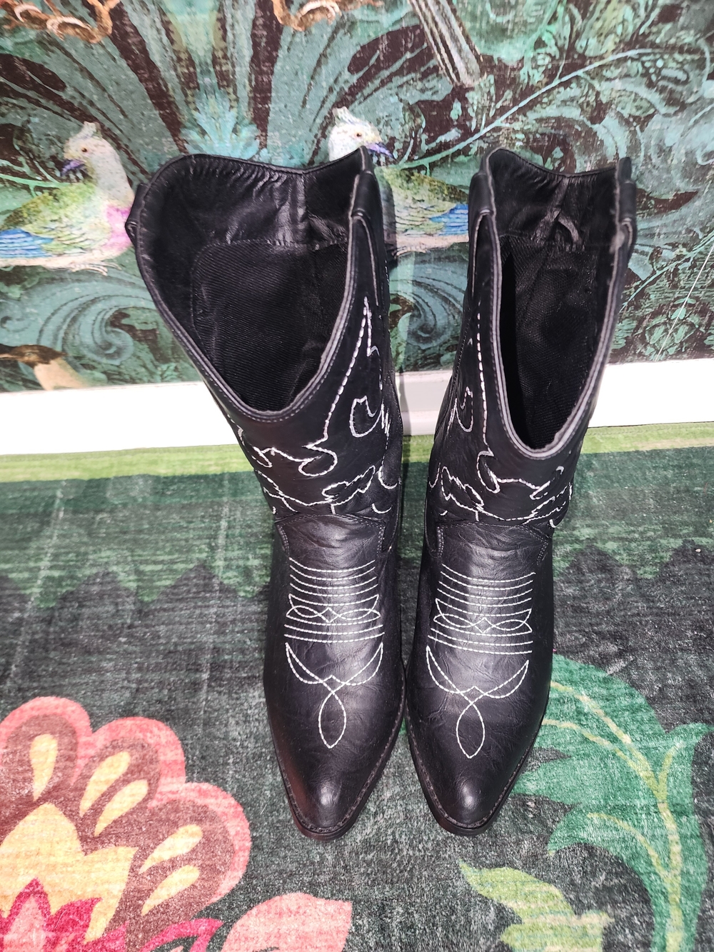 Black Western-Style Women's Ankle Cowboy Boots with White Stitching - Picture 4 of 5